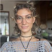 Ragazza di Chivasso diplomata in lingue offre ripetizioni di inglese e materie umanistiche concordabili.